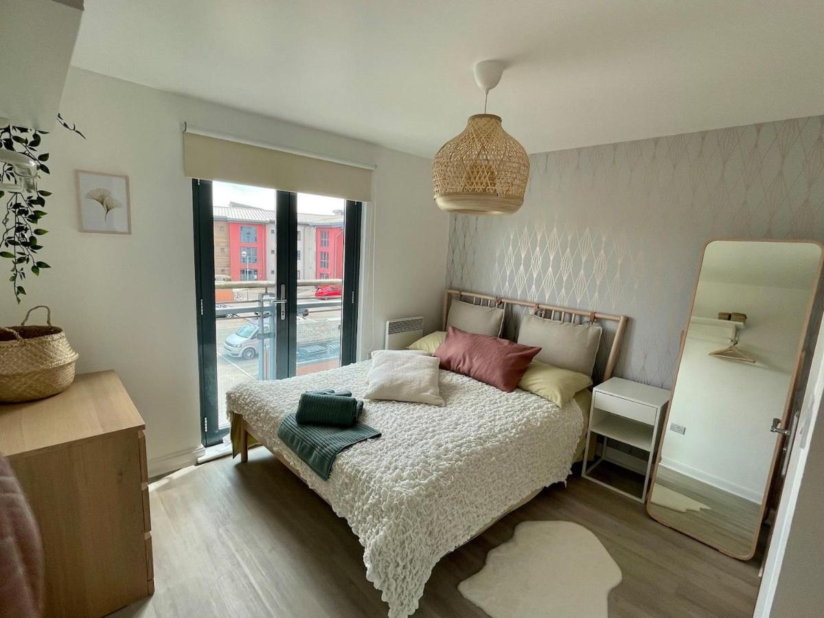 Family Friendly Maritime Apartment Σουόνσι Εξωτερικό φωτογραφία