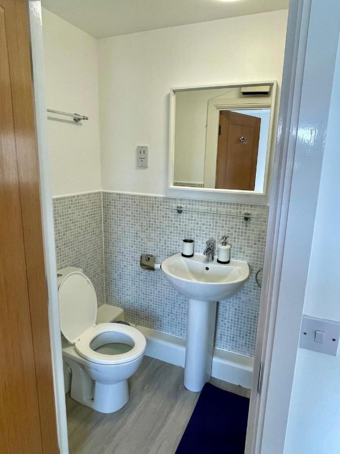 Family Friendly Maritime Apartment Σουόνσι Εξωτερικό φωτογραφία