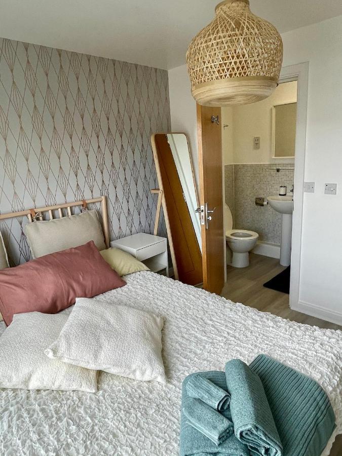 Family Friendly Maritime Apartment Σουόνσι Εξωτερικό φωτογραφία