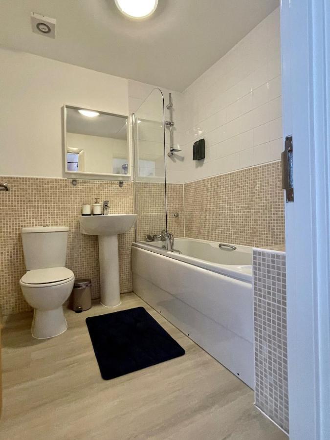 Family Friendly Maritime Apartment Σουόνσι Εξωτερικό φωτογραφία