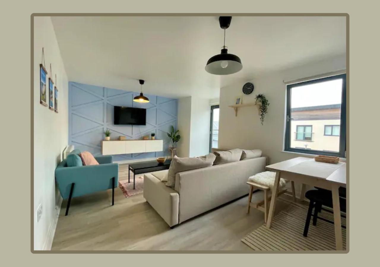 Family Friendly Maritime Apartment Σουόνσι Εξωτερικό φωτογραφία